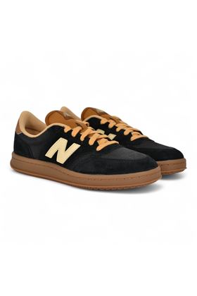 Sneaker uomo in camoscio colore nero. NEW BALANCE | CT500-SKA